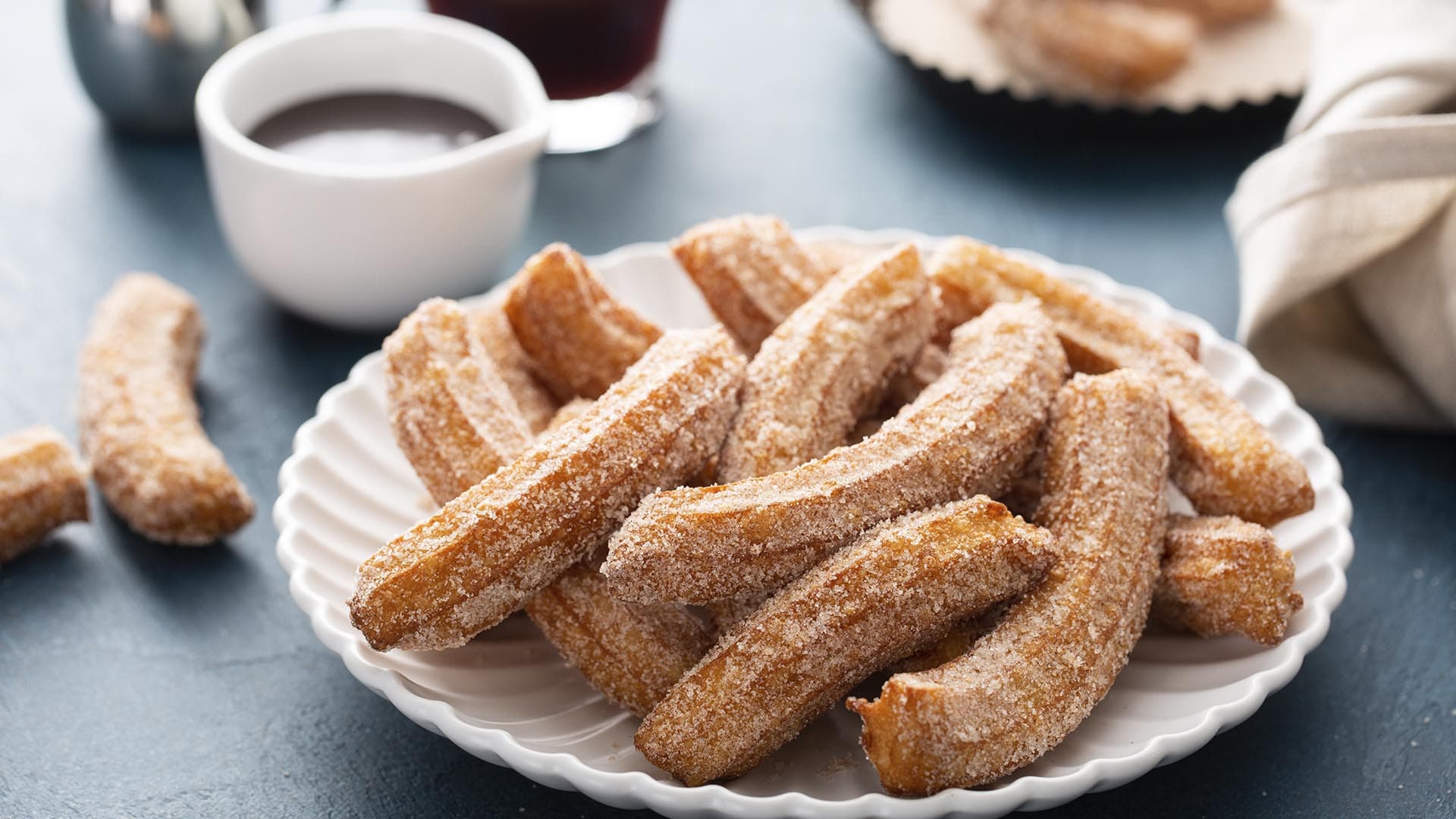 Чуррос с корицей и сахаром