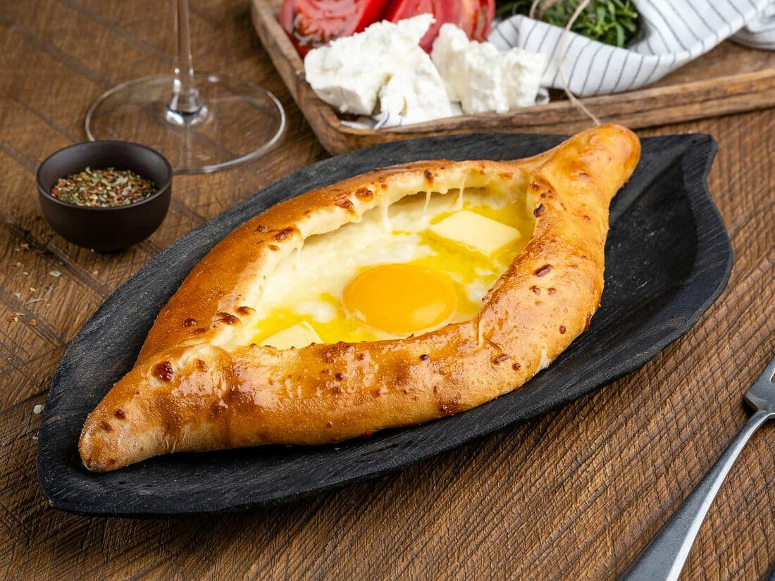Хачапури по-аджарски