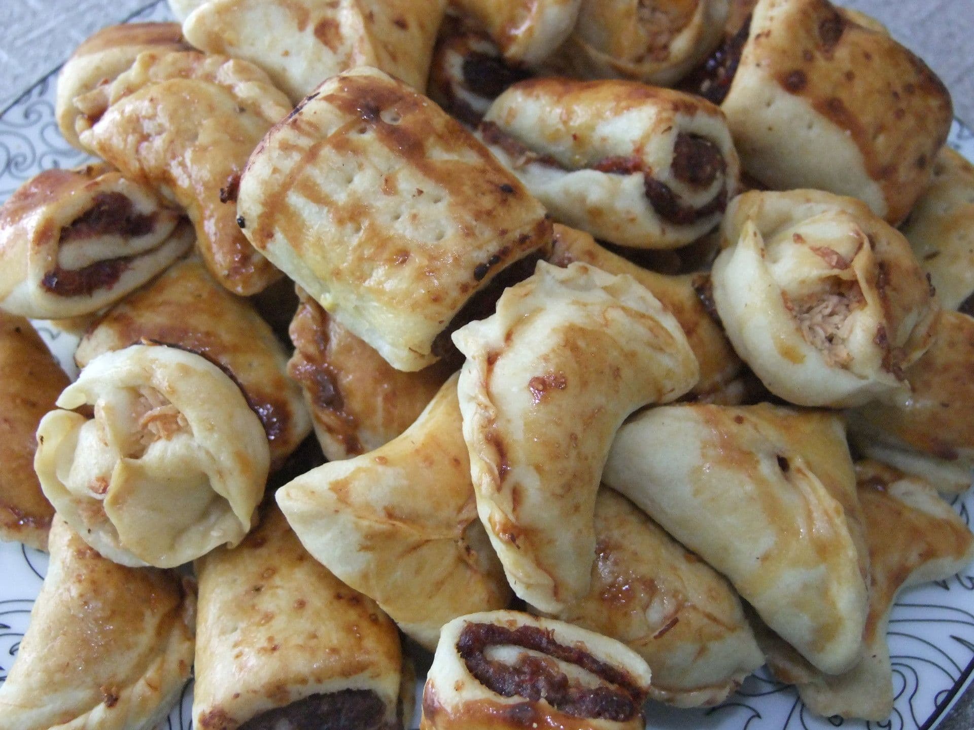 Клеча (иракское печенье с финиковой начинкой)