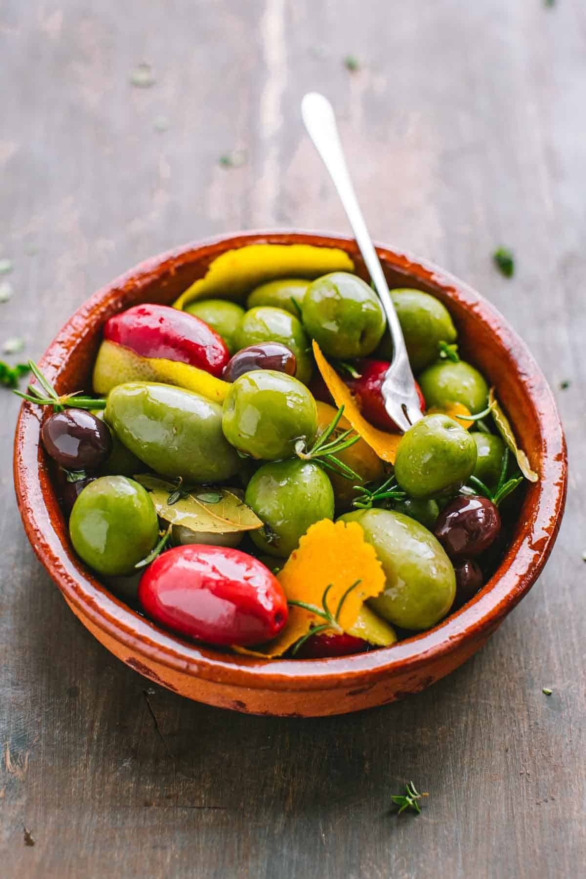 Маринованные оливки