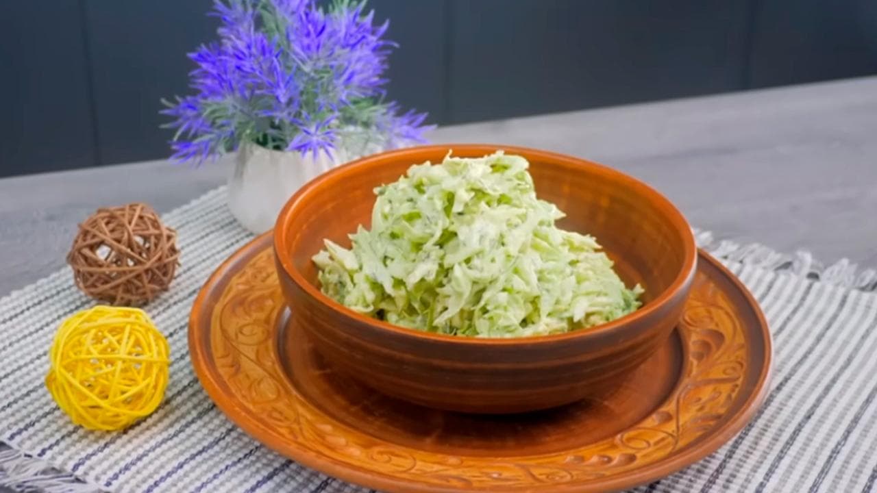 Салат из молодой капусты по-латышски