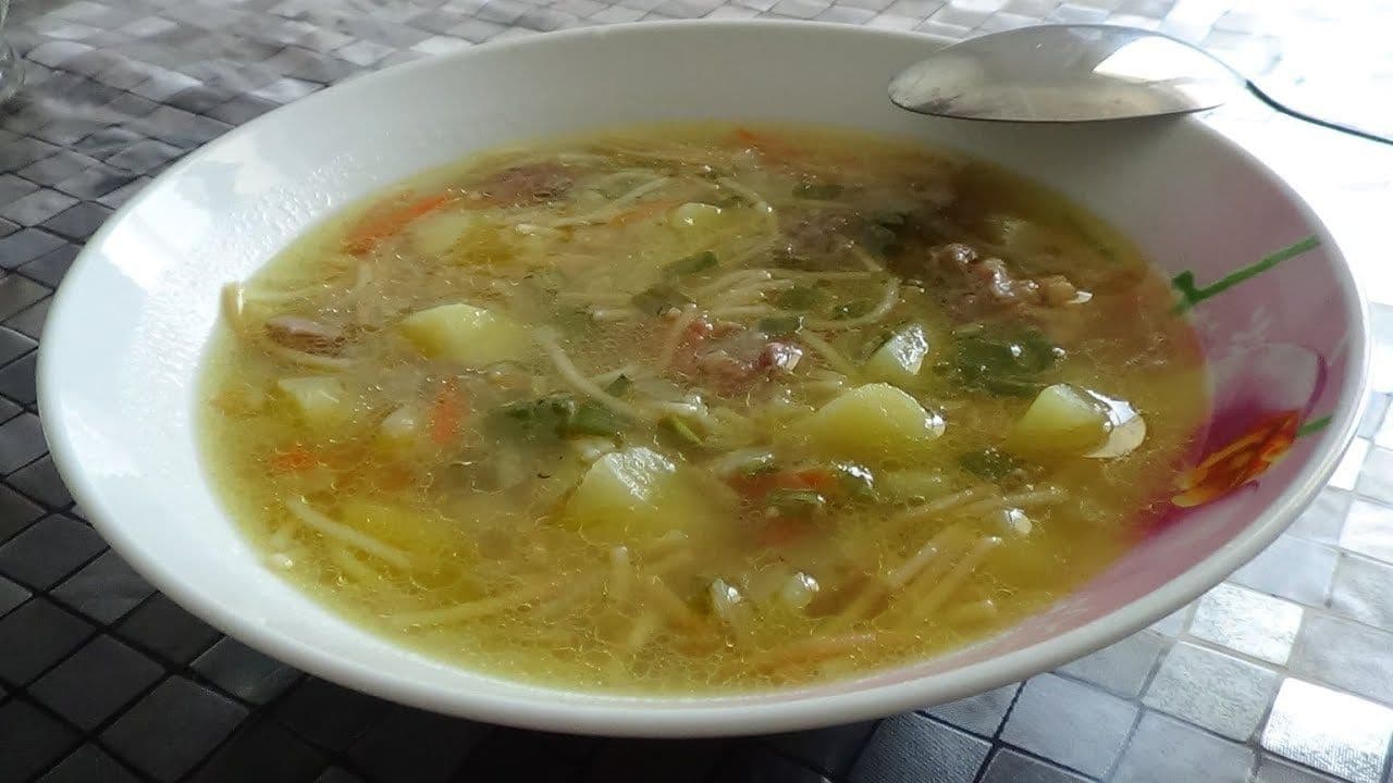 Иракский суп с вермишелью и мясом (Шурба биш-Шаария)