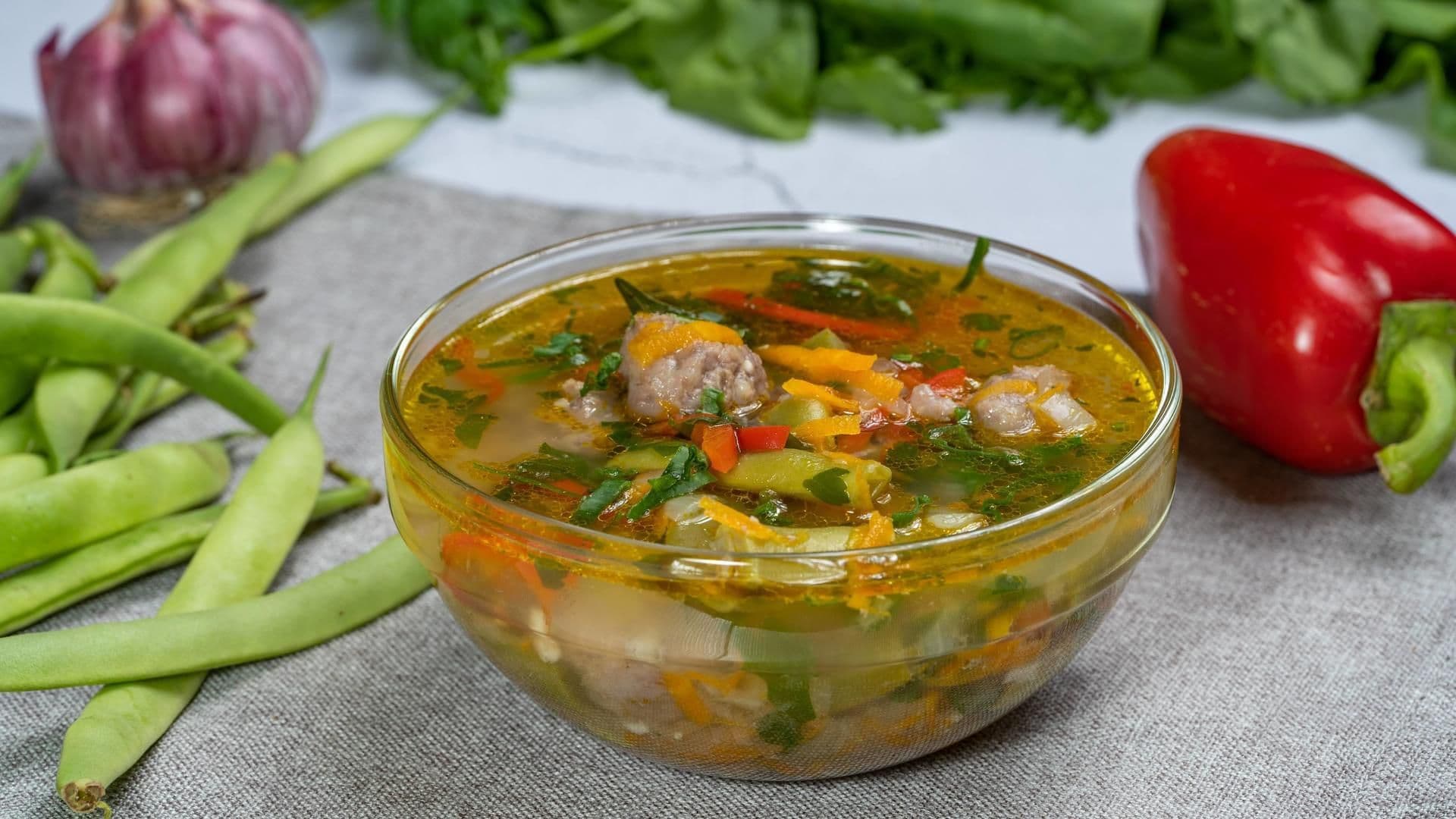 Суп с мясными фрикадельками по-болгарски