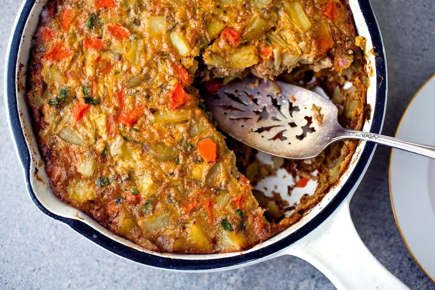 Тажин по-тунисски (яичная запеканка с мясом и сыром)