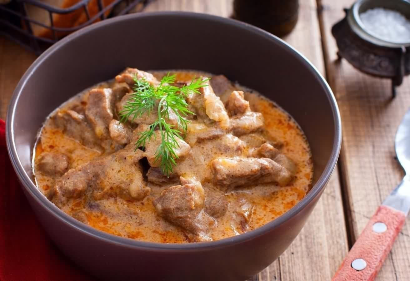 Печень по-строгановски