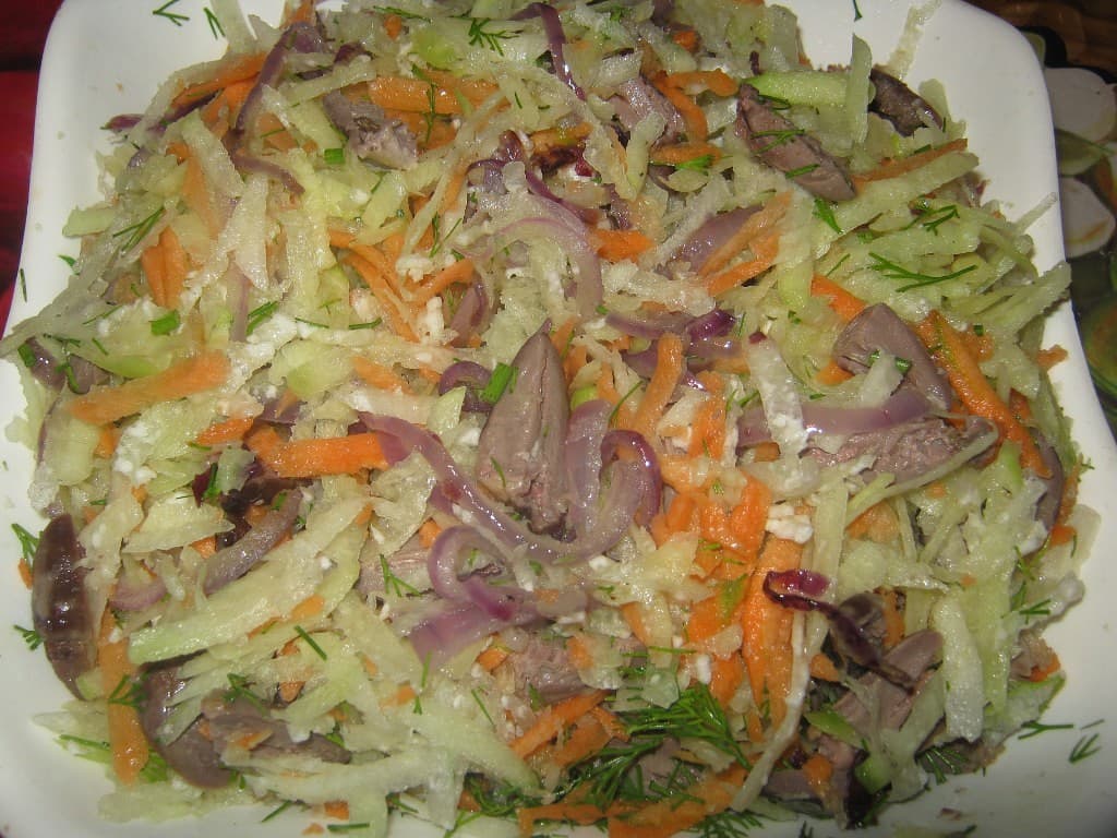 Салат из редьки с мясом